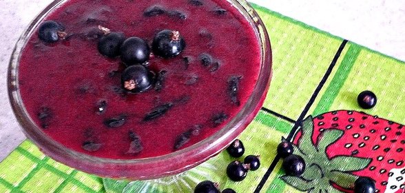 Черная смородина протертая с сахаром