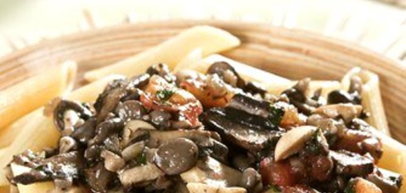 Быстрое грибное рагу в сливочном соусе с тимьяном