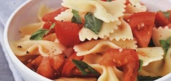 Праздничные тосты с яйцами и икрой