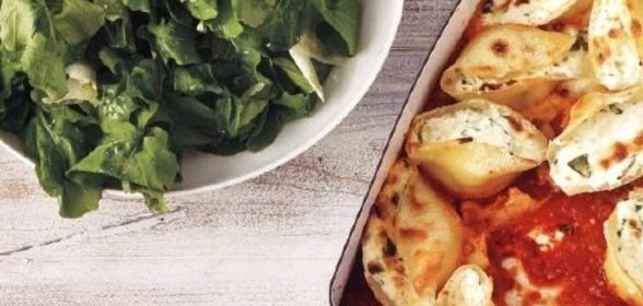 Ракушки, фаршированные сыром и шпинатом