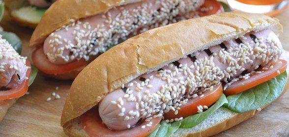 Хот-доги с сосисками гриль