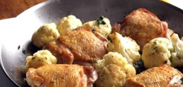 Курица с цветной капустой и петрушкой