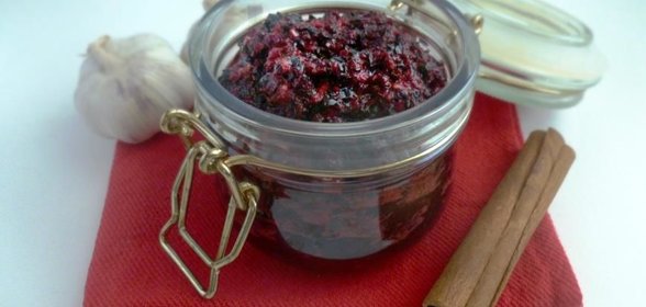 Аджика из черноплодной рябины