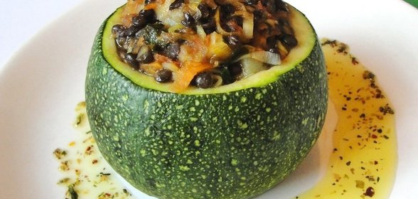 Цукини, фаршированные чечевицей
