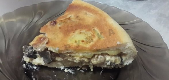 Наливной пирог на кефире в мультиварке