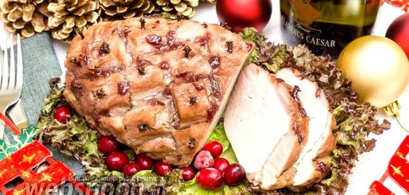 Свинина, запечённая с мёдом и вишнёвым вареньем