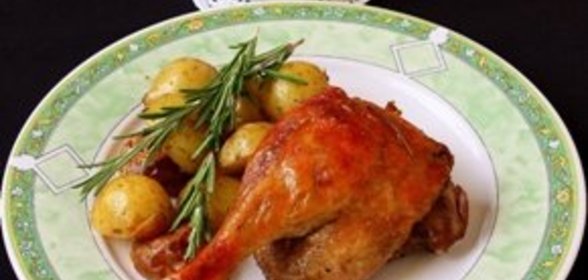 Утка в финиковом соусе с розмарином