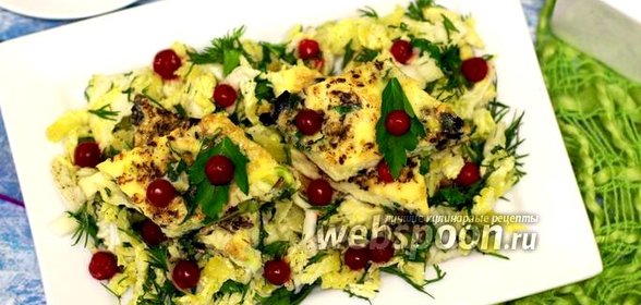 Омлет с грибами, луком-пореем и имбирём на салатной подушке