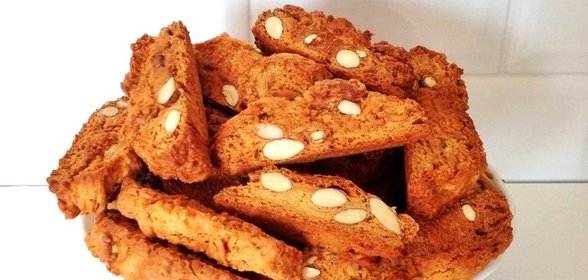 Кантуччи с миндалем и цедрой апельсина