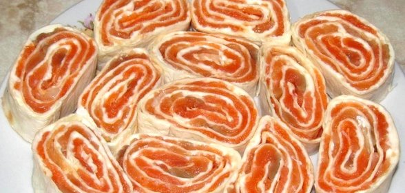 Рулет из лаваша с форелью