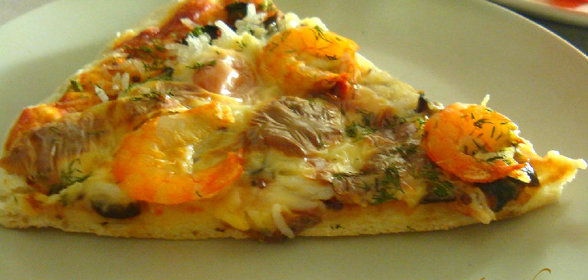 Пицца с креветками