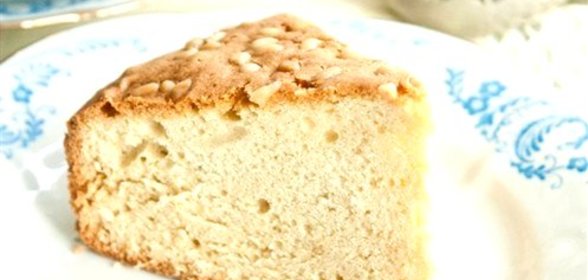 Пирог с оливковым маслом и кедровыми орехами