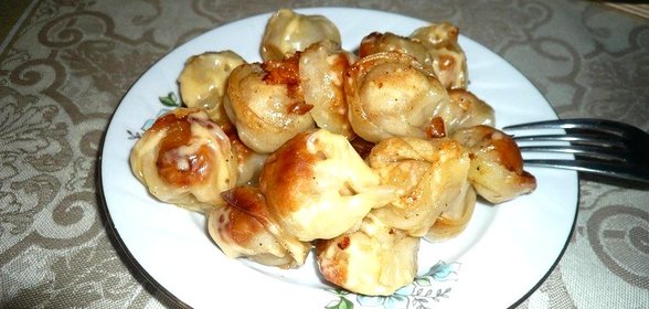 Жареные пельмени с сыром