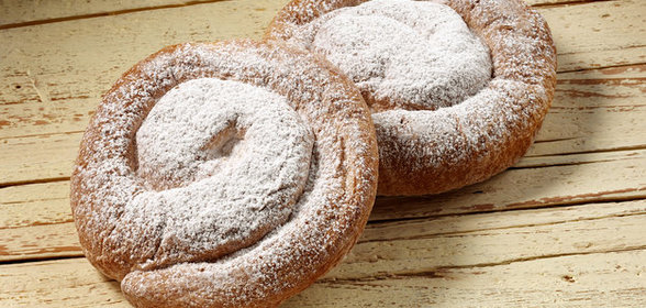 Испанские булочки с абрикосовым джемом