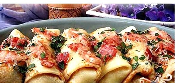 Фаршированные блины, запеченные с ветчиной и сыром