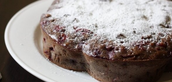 Черёмуховый пирог с клюквой и ананасом