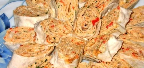 Рулет из лаваша с творогом и перцем