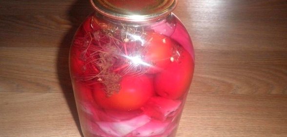 Консервированные помидоры с капустой и свеклой