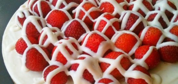 Тарталетки из слоеного теста с грибами и печенью