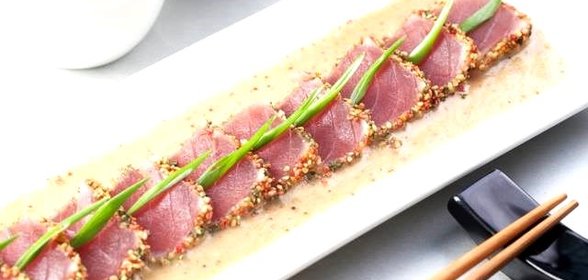 Тунец фурикакэ в соусе мустард