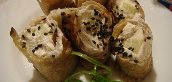 Рулетики из баклажан с мягким сыром