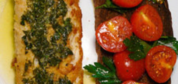 Рыба с маслом из каперсов и петрушки