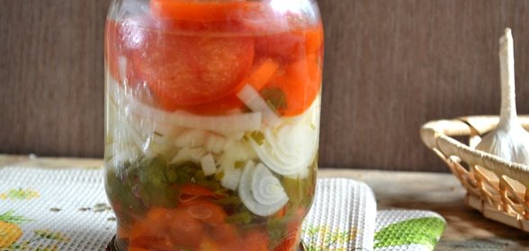 Закуска из помидоров с луком на зиму