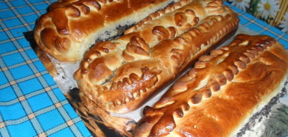 Рулет с маком и изюмом