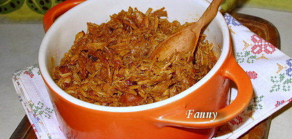 Говядина, запеченная в луковом соусе