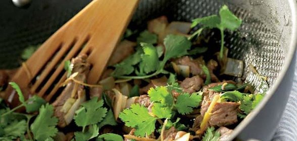 Говядина с имбирем и кунжутным маслом