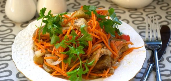 Синенькие с морковкой квашеные